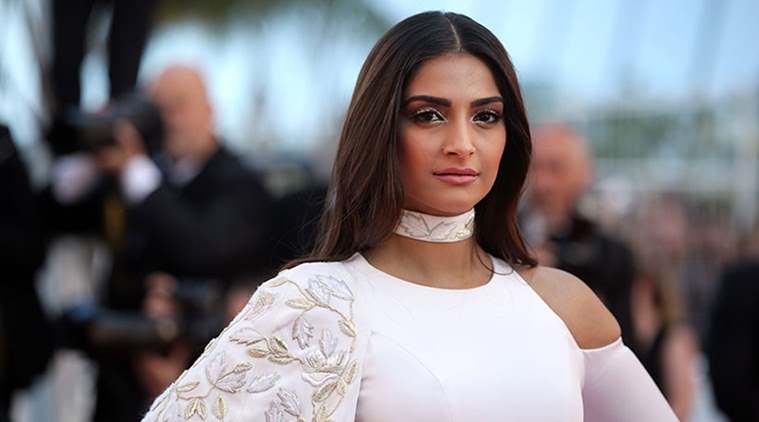 Aishwarya Rai,Sonam Kapoor & Mallika Sherawat at Cannes 2016 10